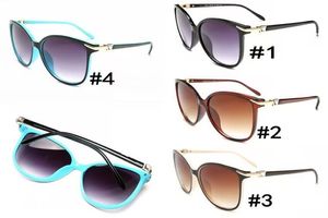 Top Designer Sunglasses Sandy Beach Brand Glasses Outdoor Shades PC Farme Fashion Classic Ladies luxury Sunglass Mirrors for Women Best Gift