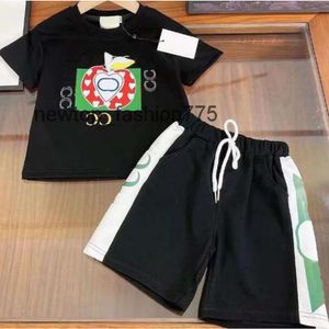 2023 Designer-Kleidungsstücke Kinder T-Shirt Monogrammed Shortst British Mode Brand Sommer Kinderschätze und Mädchen Baumwolle zweiteilige Tops Brand33