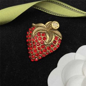 Outros acessórios de moda Homens Mulheres Designer Broche Moda Ternos Pins Mulher Vestido Acessório Ouro Diamante Pérola Broche Carta Luxo Jóias Broches B J230918