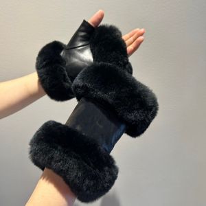 2023 Ladies classic 100% Sheepskin gloves Designer leather touch screen gloves soft warm Fingerless Gloves c6