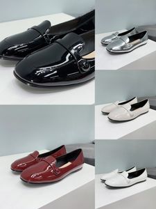 Stylishbox ~ Y23091801 40 Svart/silver/grå/burgund/vita lägenheter skor patent läder äkta läderknappband loafer casual karriär