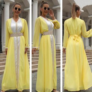 Etniska kläder 2023 Mellanöstern Mslalb Womens klänning Lång 2-delad kostym med Belt Fashion Pearl Decoration Abaya Femme Muslim Set