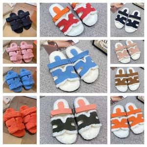 Slipare Winter Slipper Fashion Lazy Letter Flat Bottom Hotel Casual Slipper Women Designer Shoes Sexy Lady Cartoon Plush Slippers Håll varma ullfloppar med låda