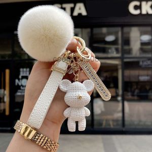 Keychains Keychain Designer Key Chain Luxury Bag Charm Kvinnlig Söt Bear Car Key Ring Fashion Päls Boll Pendant Male Trendy Accessories Number