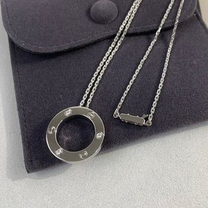 Ожерелье LOVE с тремя бриллиантами, дизайнерское ожерелье для женщин, позолоченное 18K T0P, качество, официальные репродукции, дизайнерские ювелирные изделия, подарок на годовщину 007