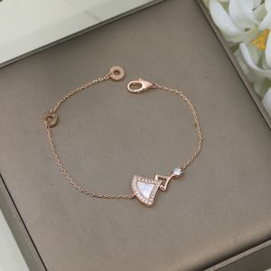 Luxury Women Jewelry Gold Bracelet Classic Fan Shaped Collocation with Agate Design Fashion Simple and Versatile Designer Elegant and Gorgeous Bracelet