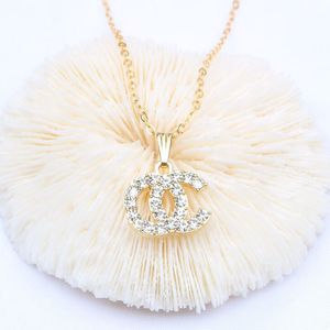 Lyxguldhalsband designer smycken 18k guldpläterad diamanthänge halsband bröllopsfest gåva