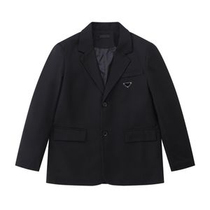 2023 Blazer for Men Classic Designer Work Coats Jackets Spring and Autumn New Triangle Metal Badge 자수 느슨한 편안한 V-317K