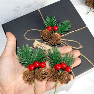 Picaretas artificiais para natal, folhas de pinheiro, pequenas frutas, pinhas para arranjos de flores, guirlandas, caixa de presente de casamento, jardim, decorações de árvores de natal