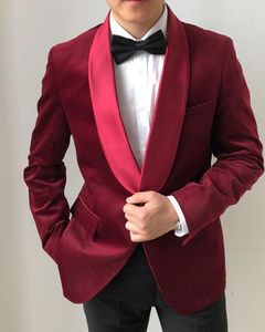 Abiti da uomo (giacca pantaloni) Abito di velluto rosso per uomo Giacca da sposa slim fit Taglie forti Smoking Prom Cena Serata Party Custom Made