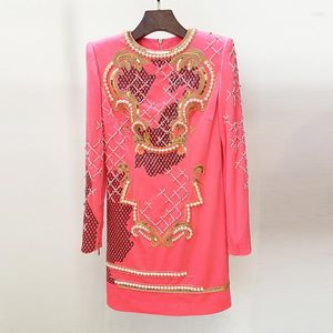 Abiti casual Abito in velluto rosa nero Ricami con paillettes con perline di diamanti Mini matita a maniche lunghe Lusso elegante