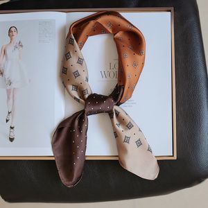 Foulard da donna in raso di seta di lusso, scialle quadrato stampato da donna da 70 cm e sciarpa Wrpas per fascia sciarpa da donna