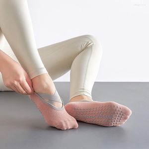 Женские носки, профессиональные женские противоскользящие спортивные носки для йоги с короткими рукавами, невидимыми перекрестными ремешками, впитывающие пот и дышащие лодки