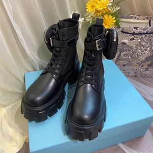 Designer Boots Luxury Boots Stylish Classic Matt Patent Leather Invertered Triangle Märke Calfskin Boots Variety Black Beige White Sizes 35-41 02