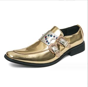 Ny trend mode mens charm spetsiga spegel läderskor manlig klänning bröllop prom homecoming loafers skor för pojkar feststövlar