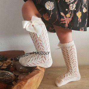 3PAIRS SKWIEKÓW DZIECIWOŚCI DZIECKI KANEL SKUCHNIKI BIG BOW Hiszpański styl Księżniczka Toddler Girl Socks Socks Mesh Skarpetki Bawełny Long Tube Prezent 2309918