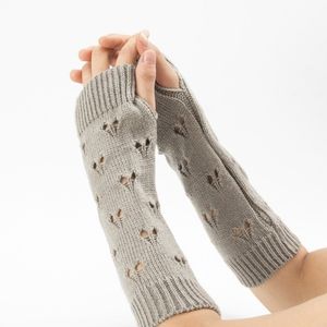 Knitted Love Heart Warm Wrist Arm Cover Cuff Gloves Winter Crochet Arm Fingerless Mittens Women Fashion