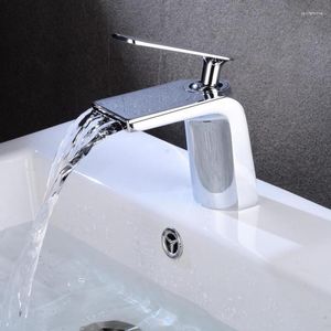 Badrumsvaskar kranar Brand Polished Basin Water Tap Single Spaken Krigare Mixer Hole Deck monterat vattenfall