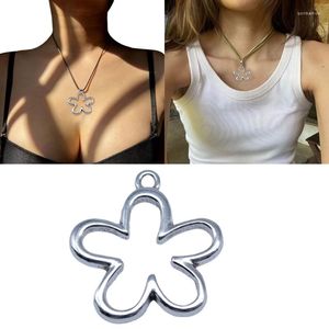 Charms Hollow Small Flower Pendants Antique Silver Color Hang Tags Alloy Jewelry Necklace Pendant DIY Accessories