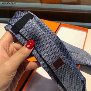 23SS Designer Mens Ties Fashion Neck Tie Letter Tryckt Business Cravate Neckwear Corbata Cravattino inklusive presentförpackning