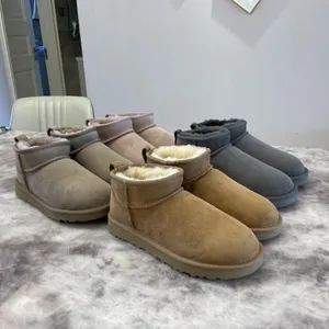 Women Boots Designer Booties Classic Snow Boot Chestnut Low Bow Black Grey Pink Navy Blue Ankle Kort vinterstövlar Päls på läderet