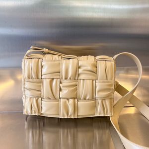 10a Top-nivå replikering BV: s vadderade kassett rynka crossbody väska 24.5 cm designer axelväskor äkta läder kosmetisk väska gratis frakt