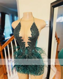 Hunter Sparkly Sexy Green Diamonds Short Prom Dress Glitter Crystals Rhinestone Beading Feathers Homecoming Tail Party Wear