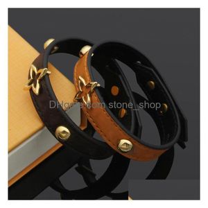 V-Hollow Four Leaf Flower Two Round Nail Coffee Pattern Bracelet Playing Card Spades And Hearts Colorf Leather Bracelets Designer D Dhfxp