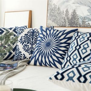 家の装飾刺繍クッションカバーネイビーブルーホワイト幾何学的花柄の花柄の綿綿スカア刺繍枕カバー45x45cm LJ20121241R