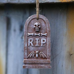 Toalettpappershållare gravstenprydnader Halloween -layout Props Decoration RIP Tombsten Tree Pendant For Trick or Treat Decor Door Wall 230919