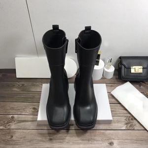 Boots Women Designer Boots Rubber Rain Boots Fashion Martin Martin High-Heeled Platform Boots Knee Boots Size 35-40 7cm مع Box