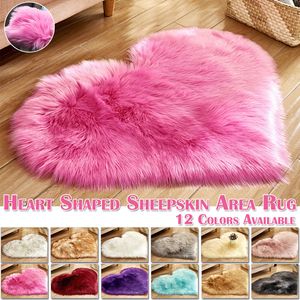 Carpets Heart Shaped Faux Fur Rug Bedroom Fluffy Shaggy Area Rugs Sheepskin Fuzzy Throw Shag Sofa Decor Floor Mat Plush 230919