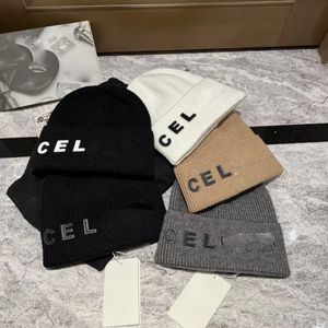 Kadınlar Sıradan Sonbahar ve Kış Sıcak Tasarımcısı Beanie Hat Erkekler Spor Tarzı Bonnet Mektubu Nakış Casquette