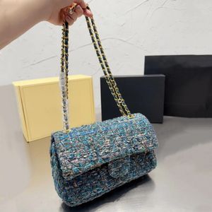 여자 플랩 숄더백 디자이너 가방 고급 크로스 바디 체인 가방 작은 체크 수표 패션 크로스 바디 5A 2023