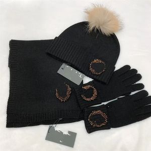 2023 nuovo inverno lana calda sciarpa cappello guanto set moda di lusso sciarpa casual uomo e donna designer di marca classico lettera cappello guantoAHH66