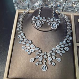 14k White Gold Flower Lab Diamond Jewelry Set Party Wedding Earrings Halsband för kvinnor Bridal Engagement Smyckespresent