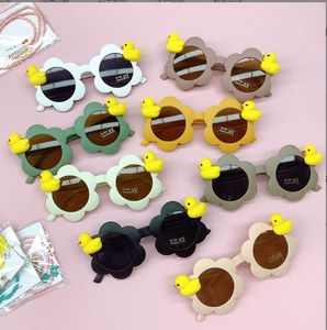 Nuovi occhiali da sole per bambini Occhiali da sole a fiori rotondi per ragazze Ragazzi Anatra gialla Lovely Baby Photo Shades Bambini Oculos De Sol