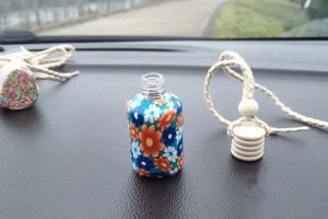 wholesale Perfume Bottle Polymer Clay Empty Perfume Glass Essential Oils Diffusers Fashion Car Pendant Car Hanging Ornament Packing Bottles Quality