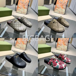 Sandali firmati Pantofole da donna Fibbia in metallo Pantofole da uomo Sandali in pelle Stampa in tessuto Scivoli Classiche di lusso con punta chiusa