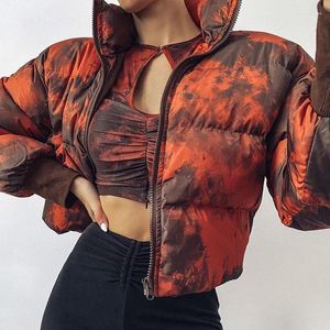 Kvinnors trenchrockar Vinterkvinnor 2023 Cropped Puffer Down Jacket tjock bubbelbeläggning Outkläder Fashion Tie-Dye Streetwear