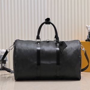 Designer Duffel Bags Men Stor resväska Bagage Tygväskor axelväska 45 50 55 60 Keepall Sport Tote Overdimensionerad läder lyxhandväska utomhus duffel helgväska män