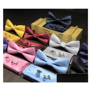 15 färger Klassiska solida båge -slipsar Set 3st/set Herr Fashion Bowtie Handkuchief Cufflinks Set Party Business Suit Tuxedo Drop Delivery DHMR1