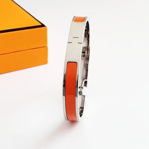 Hochwertiger Buchstaben-Armreif, luxuriöser Designer-Design-Armreif, Edelstahl-Armbänder, klassische Schmuckarmbänder für Männer und Frauen