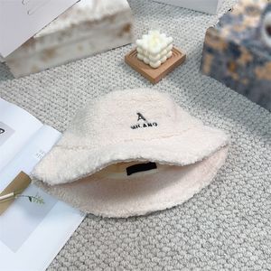 Luxury Bucket Hat Fashion Casual Designer Fitted Hats Unisex Autumn Winter Outdoor Foldable Fluffy Lamb Hair Caps With Geometric Letter Cap