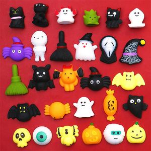 Brinquedos de Halloween Kawaii Squishies Mochi Anima Squishy para crianças Antistress Ball Squeeze Party Favors Stress Relief 230919