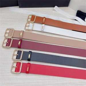 Bälte 40mm Kvinna Mens Belt Designer Par Diamond Real Calfskin gjorde tvåsidiga mässingguldpläterade pläterade endast sålda läderbälten gratis bältesspänne