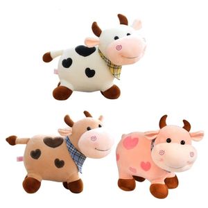 Bambole di peluche Cartoon Simpatico giocattolo di mucca Morbido animale Bovino Kawaii Per ragazze Bambola di cotone riempita Decorazione della casa 230919