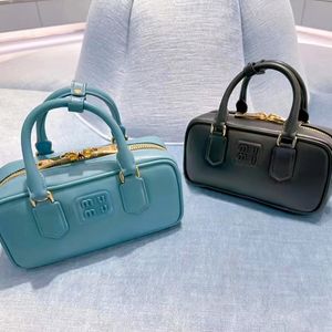 Arcadie Miui Lolita Designer Bags Luxury Womens Mens Mensases Bag Bag Cross Body Gym Totes Handbag Bowll