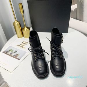 Черные байкерские ботинки на массивной платформе на плоской подошве, армейские ботинки на низком каблуке со шнуровкой
