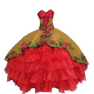 2023 Puffy Nero Rosso Abiti Quinceanera Treno lungo Applique floreale Perle Pieghe senza spalline Fiocco Abiti da ballo Corsetto in maschera Swee200O